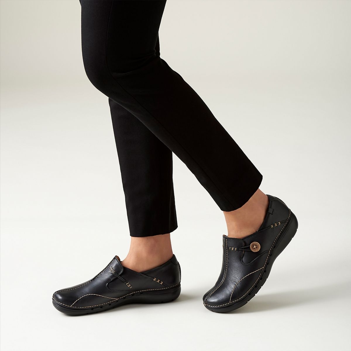 Clarks wide best sale width womens