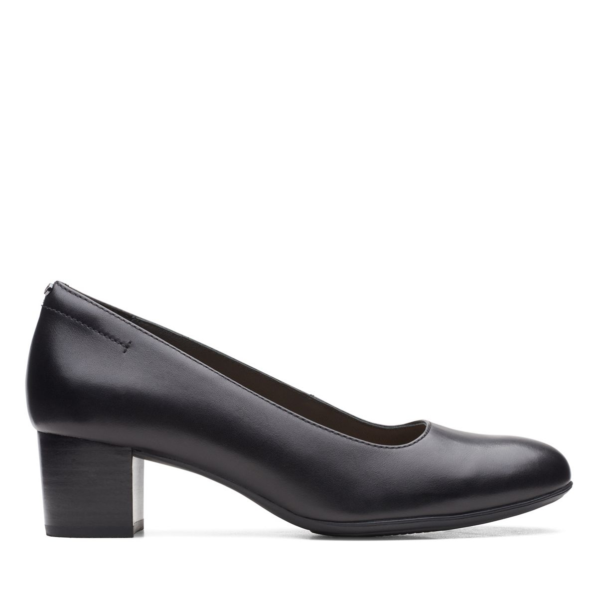 Black leather hotsell pumps wide width